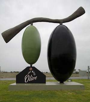 Big Olive at Tailem Bend